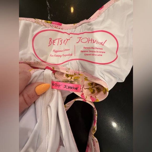 $128 Betsey Johnson Bandeau Pink Floral One Piece Swimsuit - Picture 7 of 9